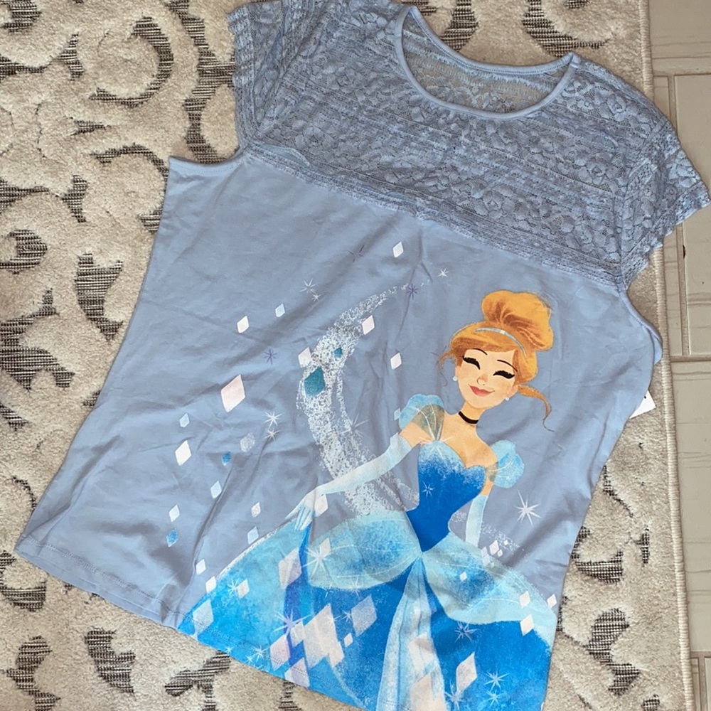 💙 Cinderella shirt! 💙 sz XL NWT rare find!